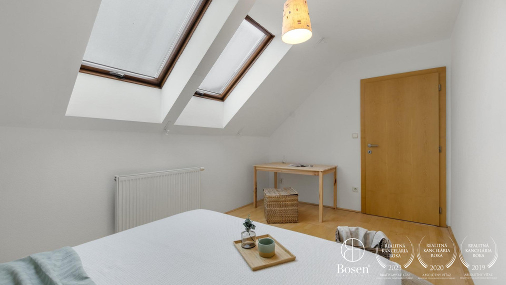 BOSEN | 6 izb. rodinný dom na súkromnej príjazdovej ceste, ulica Družstevná, Svätý Jur, 235 m2