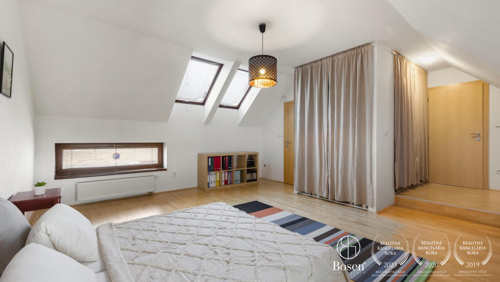 BOSEN | 6 izb. rodinný dom na súkromnej príjazdovej ceste, ulica Družstevná, Svätý Jur, 235 m2