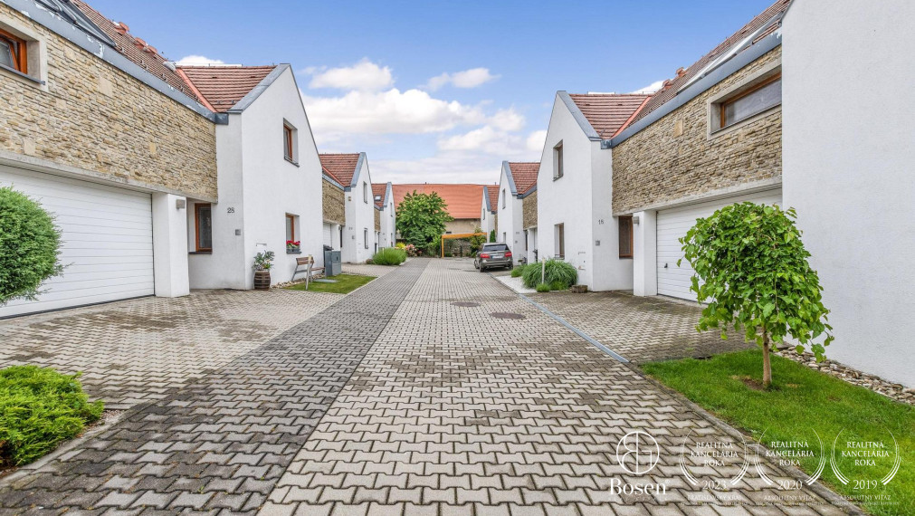 BOSEN | 6 izb. rodinný dom na súkromnej príjazdovej ceste, ulica Družstevná, Svätý Jur, 235 m2