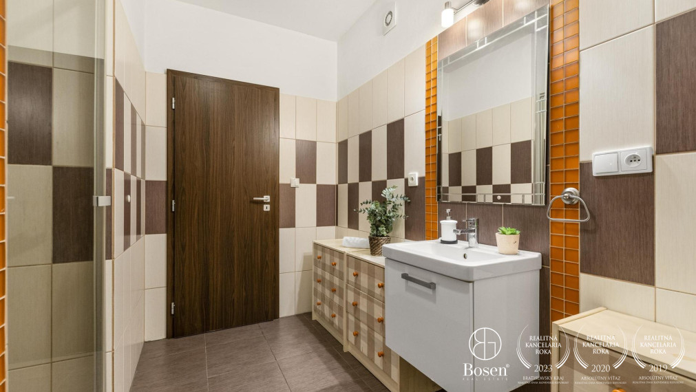 BOSEN | Veľkorysý 6 izbový rodinný dom, ulica Jánošíkova, Senec, 197 m2