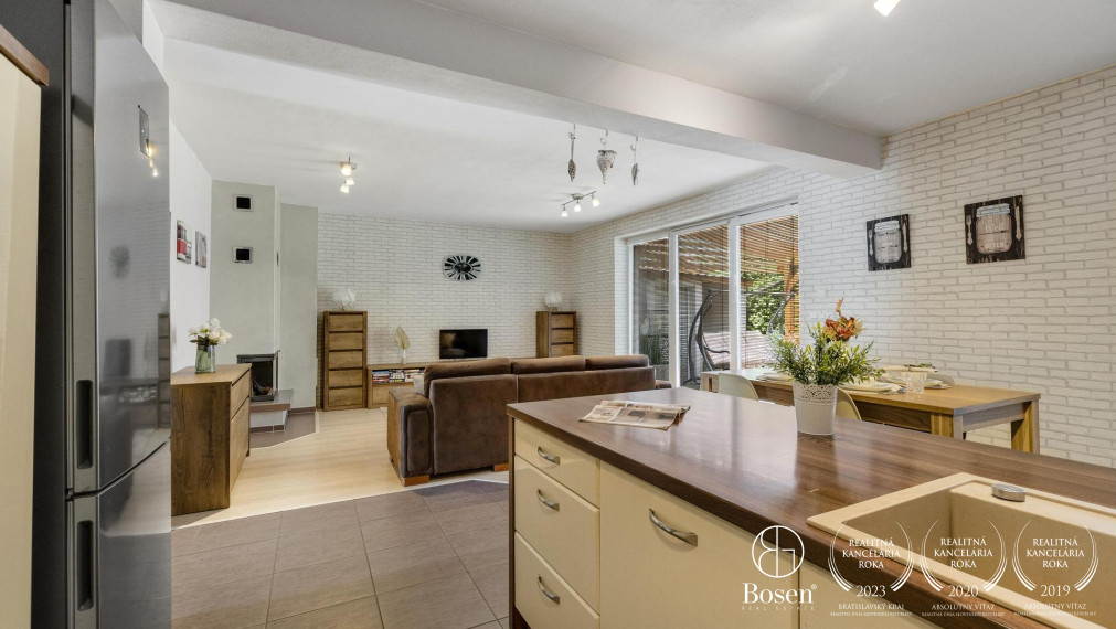 BOSEN | Veľkorysý 6 izbový rodinný dom, ulica Jánošíkova, Senec, 197 m2