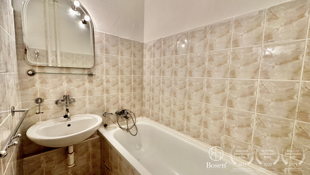 BOSEN | 1,5 izb. byt s balkónom, s možnosťou prerábky na 2 izb., Sklenárova, Ružinov, BA