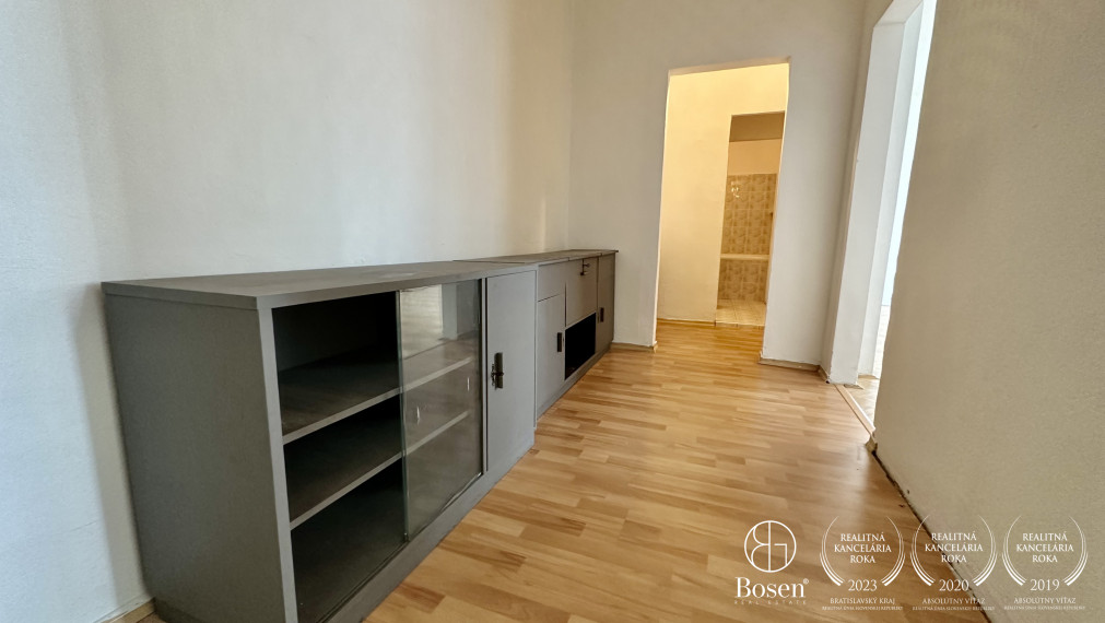 BOSEN | 1,5 izb. byt s balkónom, s možnosťou prerábky na 2 izb., Sklenárova, Ružinov, BA