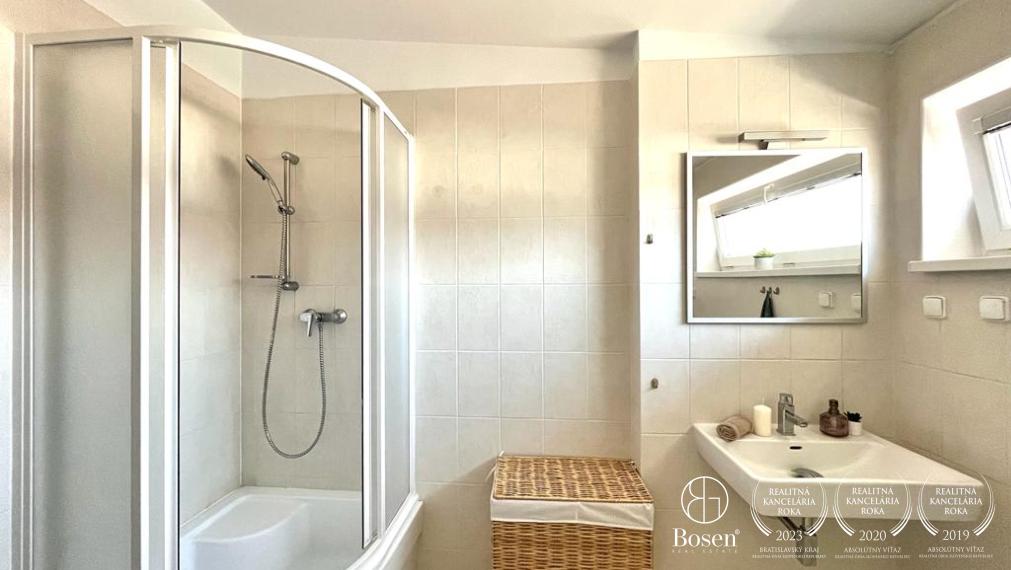 BOSEN | Prenajaté priestranný zariadený 3 izbový byt na ulici Majoránová, Bratislava m.č. Vrakuňa