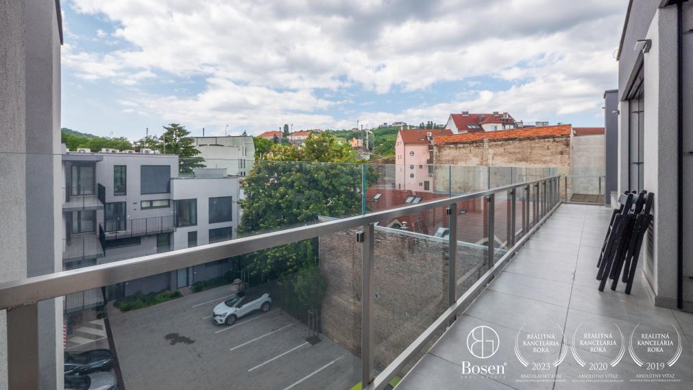 PRENAJATÉ | BOSEN | Prenájom kancelárie s terasou, 103,08 m2, ulica Karpatská, Bratislava m.č. Staré Mesto
