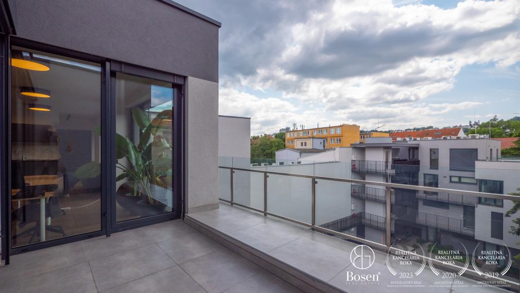 PRENAJATÉ | BOSEN | Prenájom kancelárie s terasou, 103,08 m2, ulica Karpatská, Bratislava m.č. Staré Mesto