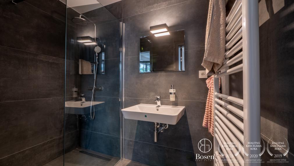 PRENAJATÉ | BOSEN | Prenájom kancelárie s terasou, 103,08 m2, ulica Karpatská, Bratislava m.č. Staré Mesto