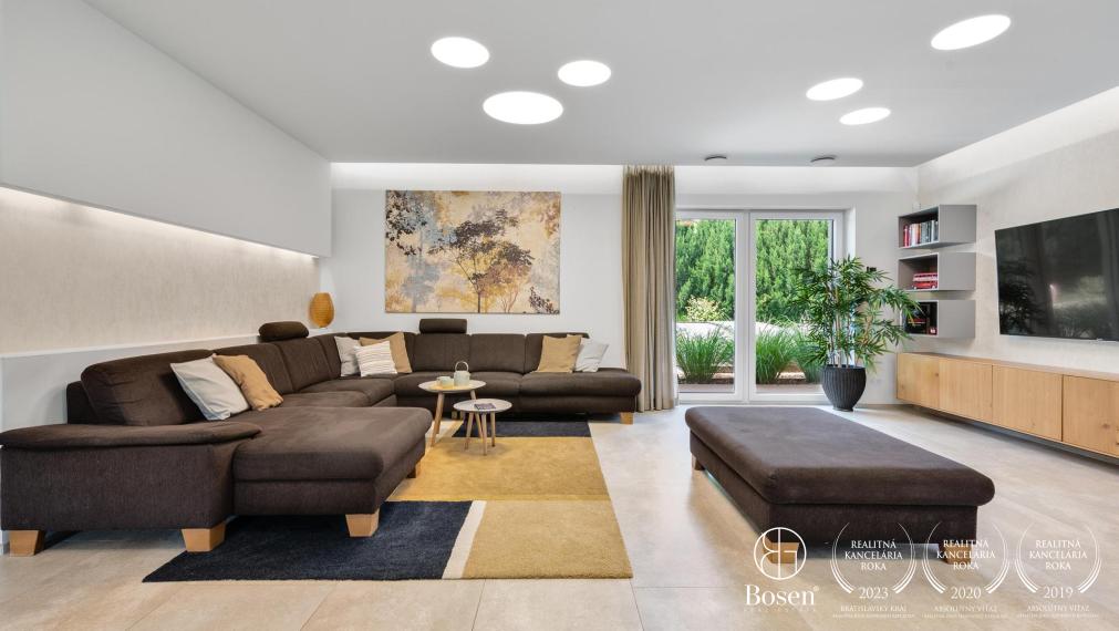 BOSEN | Nadštandardný 6 izbový rodinný dom s bazénom v Miloslavove