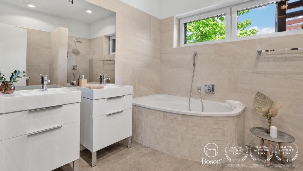 BOSEN | Nadštandardný 6 izbový rodinný dom s bazénom v Miloslavove