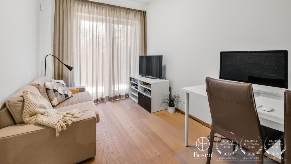 BOSEN | Nadštandardný 6 izbový rodinný dom s bazénom v Miloslavove