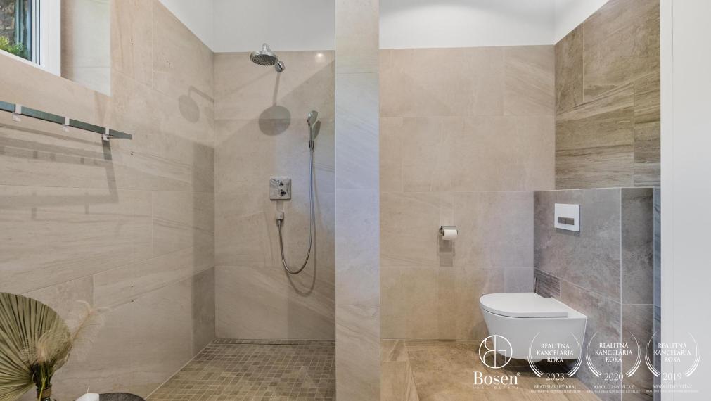 BOSEN | Nadštandardný 6 izbový rodinný dom s bazénom v Miloslavove