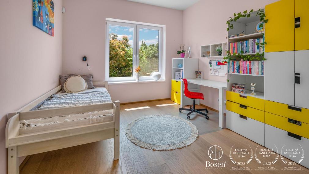 BOSEN | Nadštandardný 6 izbový rodinný dom s bazénom v Miloslavove