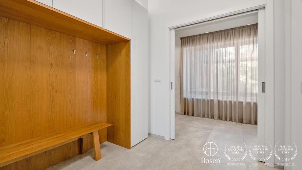 BOSEN | Nadštandardný 6 izbový rodinný dom s bazénom v Miloslavove