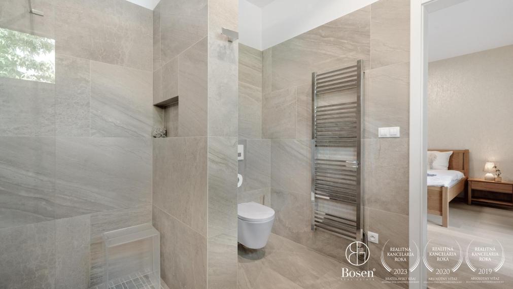 BOSEN | Nadštandardný 6 izbový rodinný dom s bazénom v Miloslavove