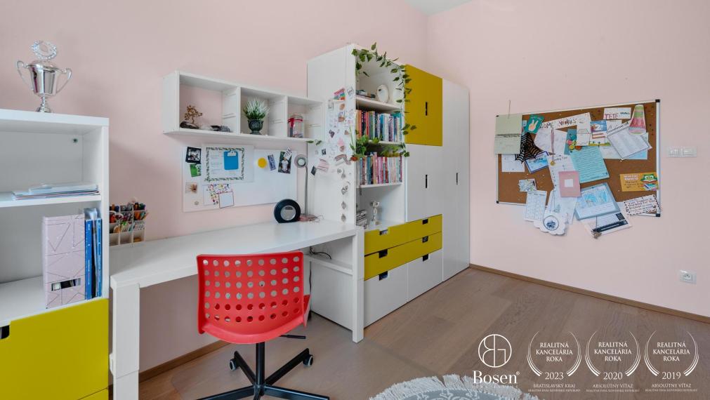 BOSEN | Nadštandardný 6 izbový rodinný dom s bazénom v Miloslavove