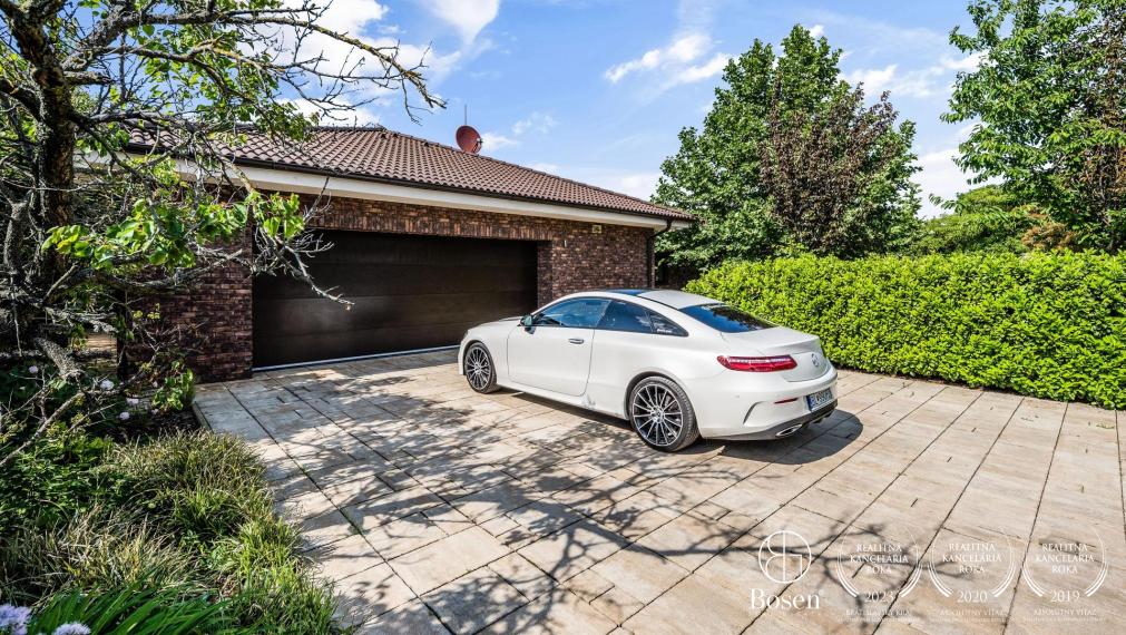 BOSEN | Nadštandardný 6 izbový rodinný dom s bazénom v Miloslavove