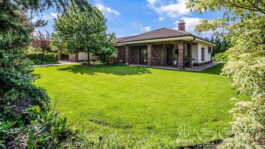 BOSEN | Nadštandardný 6 izbový rodinný dom s bazénom v Miloslavove