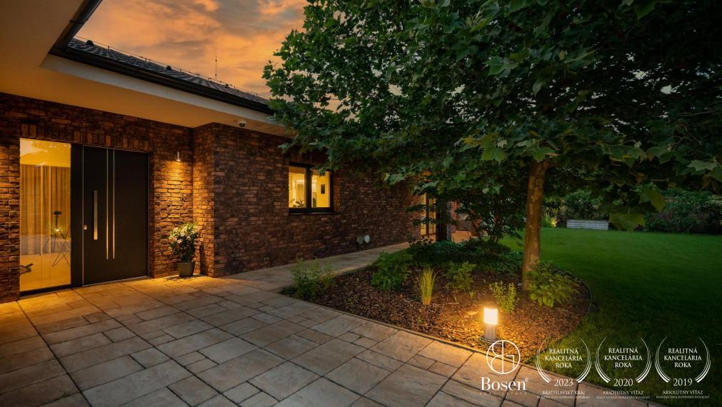 BOSEN | Nadštandardný 6 izbový rodinný dom s bazénom v Miloslavove