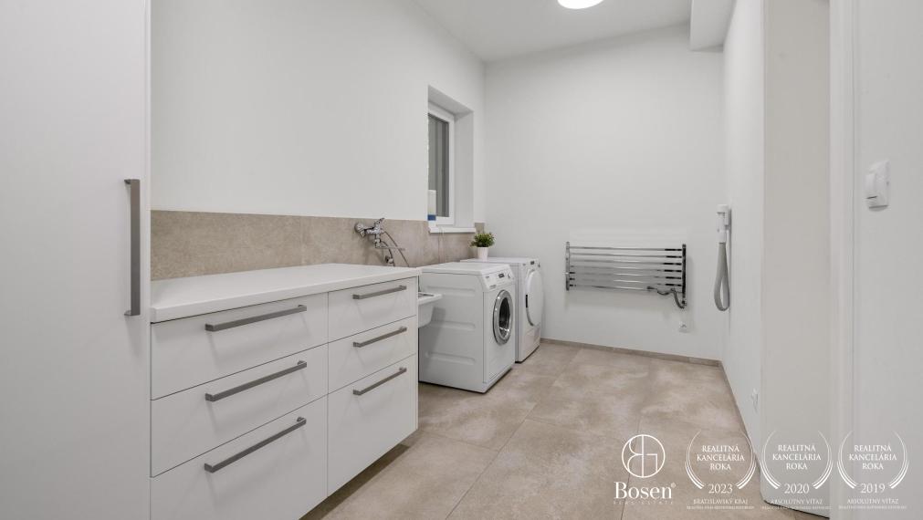 BOSEN | Nadštandardný 6 izbový rodinný dom s bazénom v Miloslavove