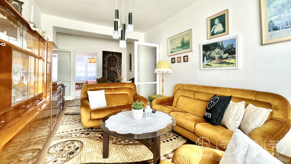 BOSEN | Na predaj, 2,5 izbový byt vo vyhľadávanej lokalite v centre Fiľakova, školská ul. 60m2.