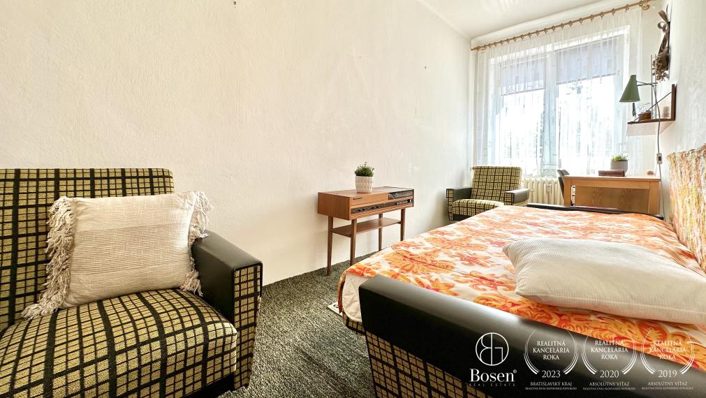 BOSEN | Na predaj, 2,5 izbový byt vo vyhľadávanej lokalite v centre Fiľakova, školská ul. 60m2.