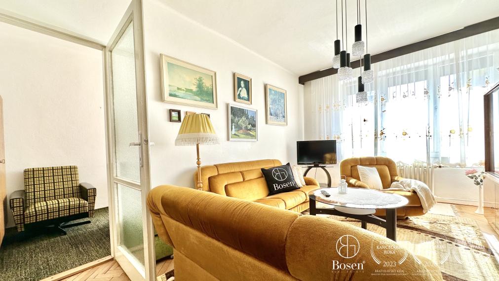 BOSEN | Na predaj, 2,5 izbový byt vo vyhľadávanej lokalite v centre Fiľakova, školská ul. 60m2.