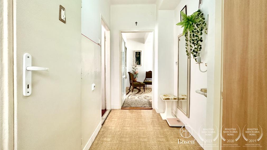 BOSEN | Na predaj, 2,5 izbový byt vo vyhľadávanej lokalite v centre Fiľakova, školská ul. 60m2.