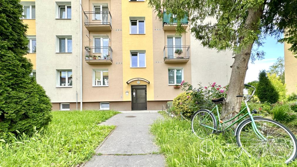 BOSEN | Na predaj, 2,5 izbový byt vo vyhľadávanej lokalite v centre Fiľakova, školská ul. 60m2.