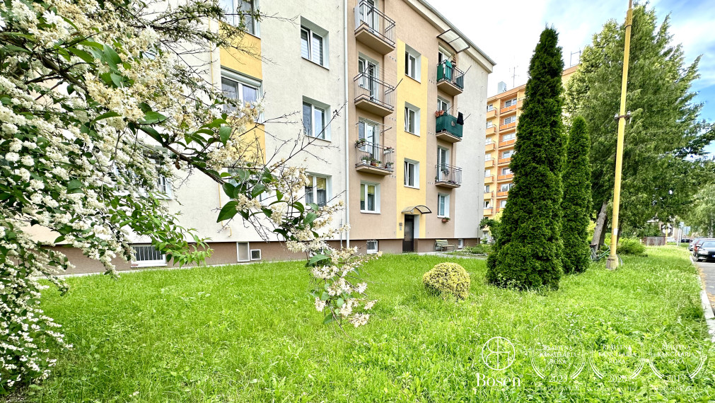BOSEN | Na predaj, 2,5 izbový byt vo vyhľadávanej lokalite v centre Fiľakova, školská ul. 60m2.