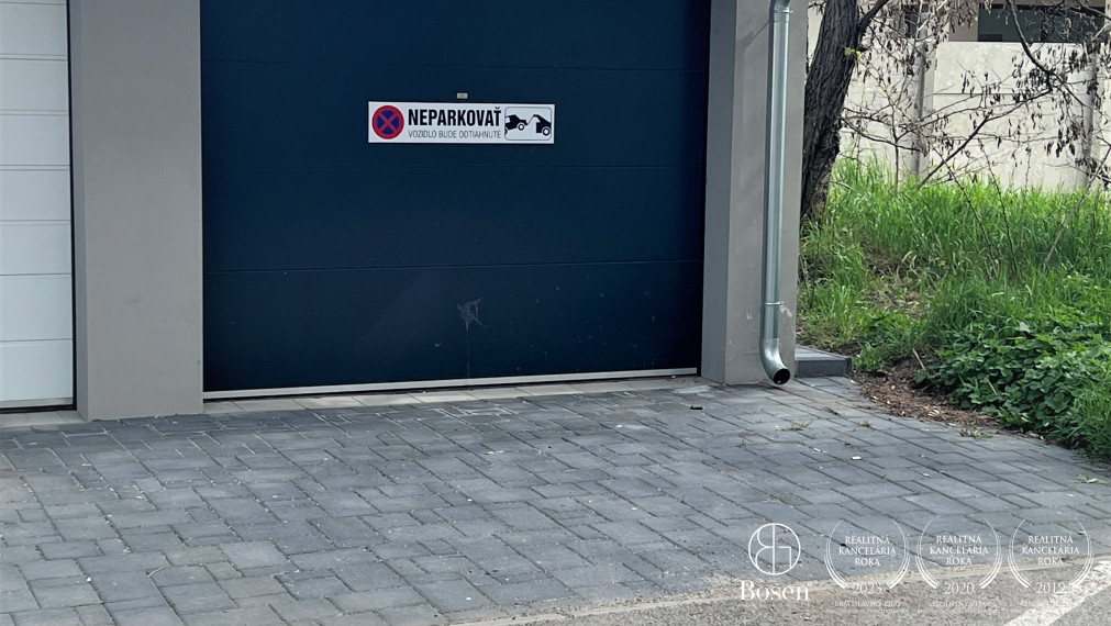 BOSEN | Nová murovaná garáž,elektrické ovládanie, Nová Ves