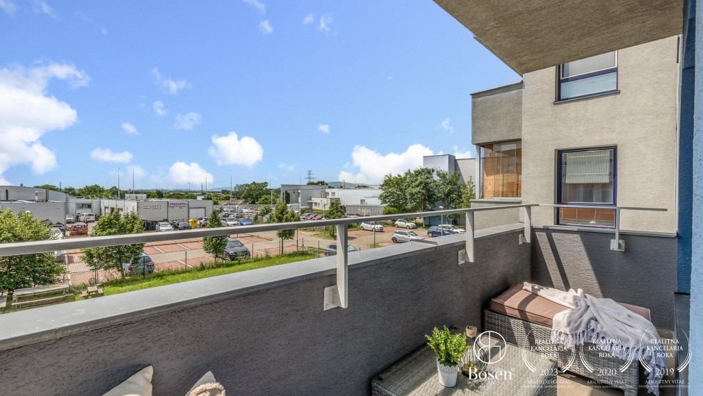 PREDANÉ:  BOSEN | Tatra Panonia: 3 izb. byt s veľkým balkónom, Budatínska, 77 m2