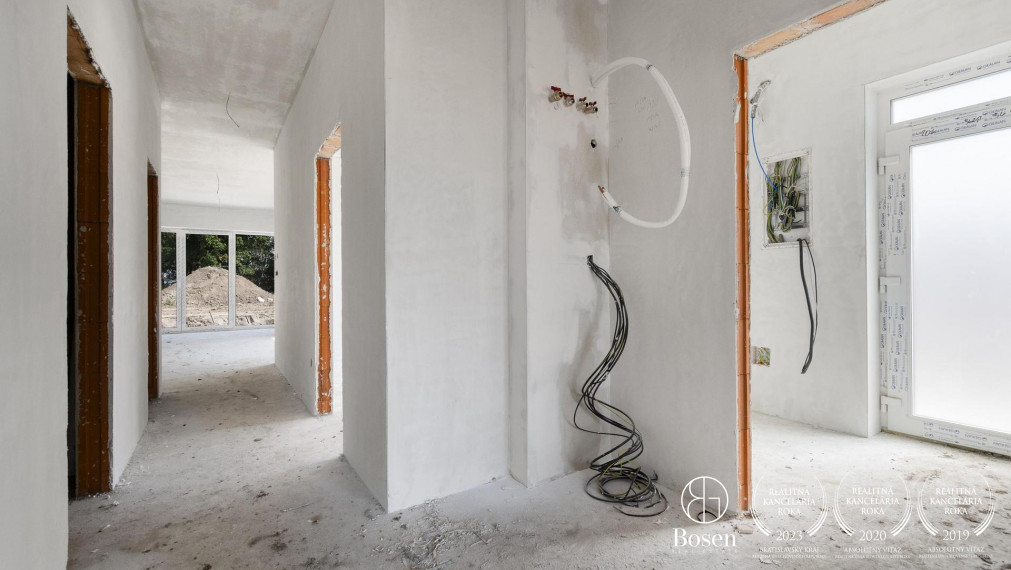 BOSEN | 4 izbové rodinné domy-projekt Slnečné záhrady Hubice