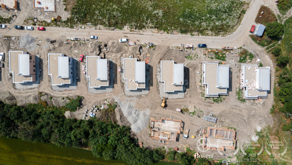 BOSEN | 4 izbové rodinné domy-projekt Slnečné záhrady Hubice