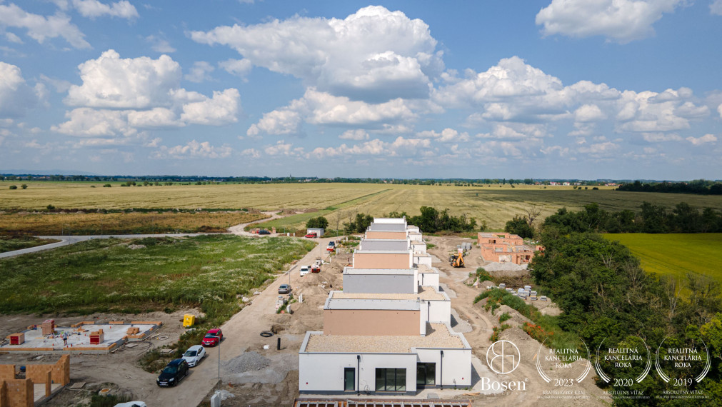 BOSEN | 4 izbové rodinné domy-projekt Slnečné záhrady Hubice