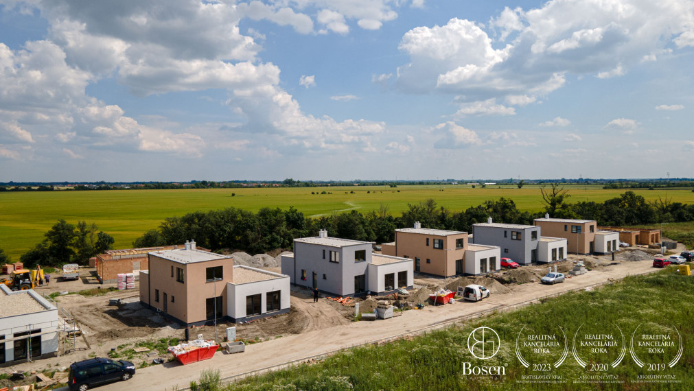 BOSEN | 4 izbové rodinné domy - projekt Slnečné záhrady Hubice