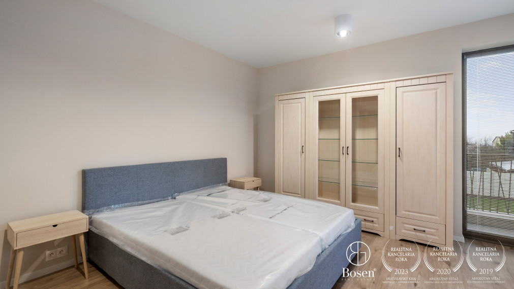 BOSEN | Zariadený 2-izb byt s terasou a parkovaním Čermáň