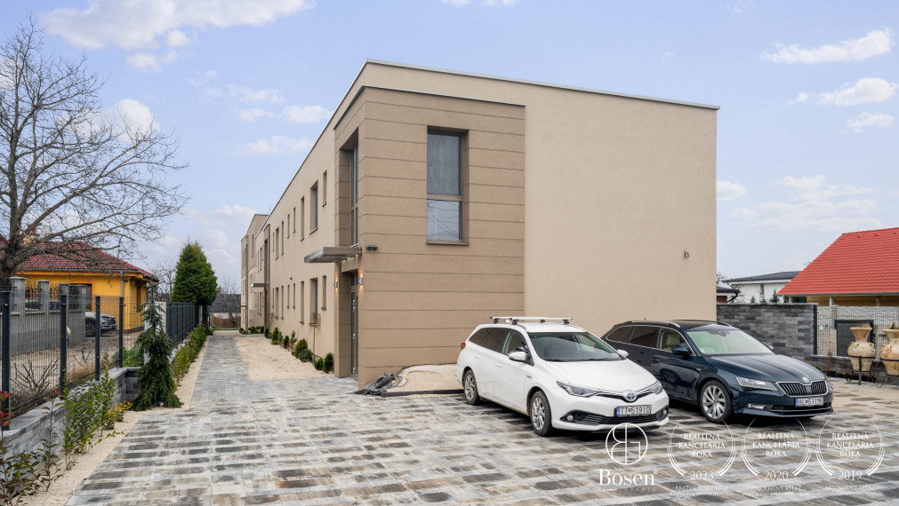 BOSEN | Zariadený 2-izb byt s terasou a parkovaním Čermáň