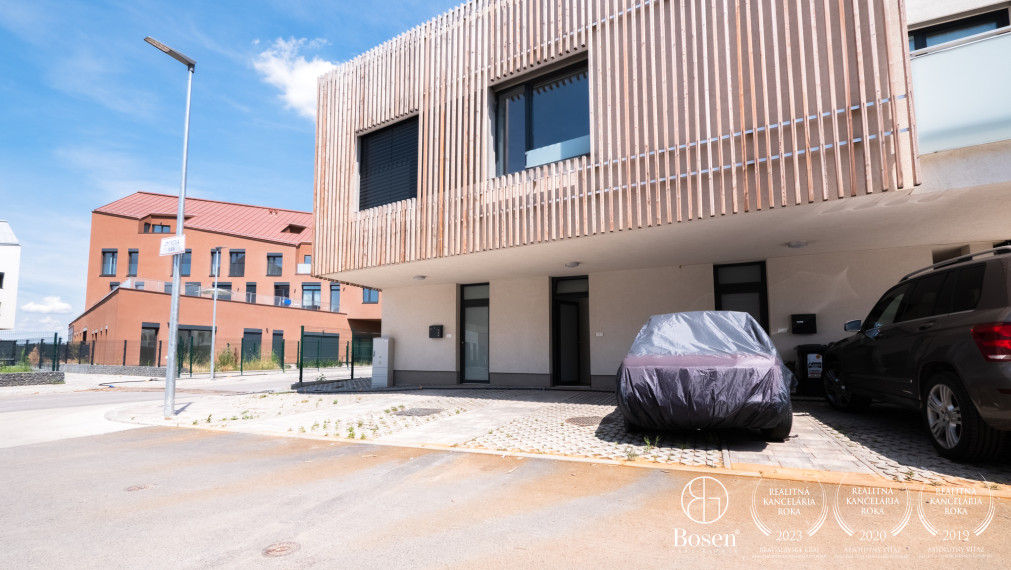 BOSEN | Viladom v novom projekte OPÁL, záhrada, stropné chladenie, Villeroy & Boch sanita, Opálová, 207 m2