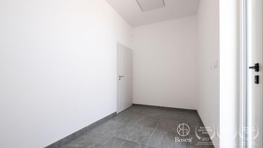 BOSEN | Skolaudovaný 4 izbový dom v štandarde na predaj, Blahová, 321 m2