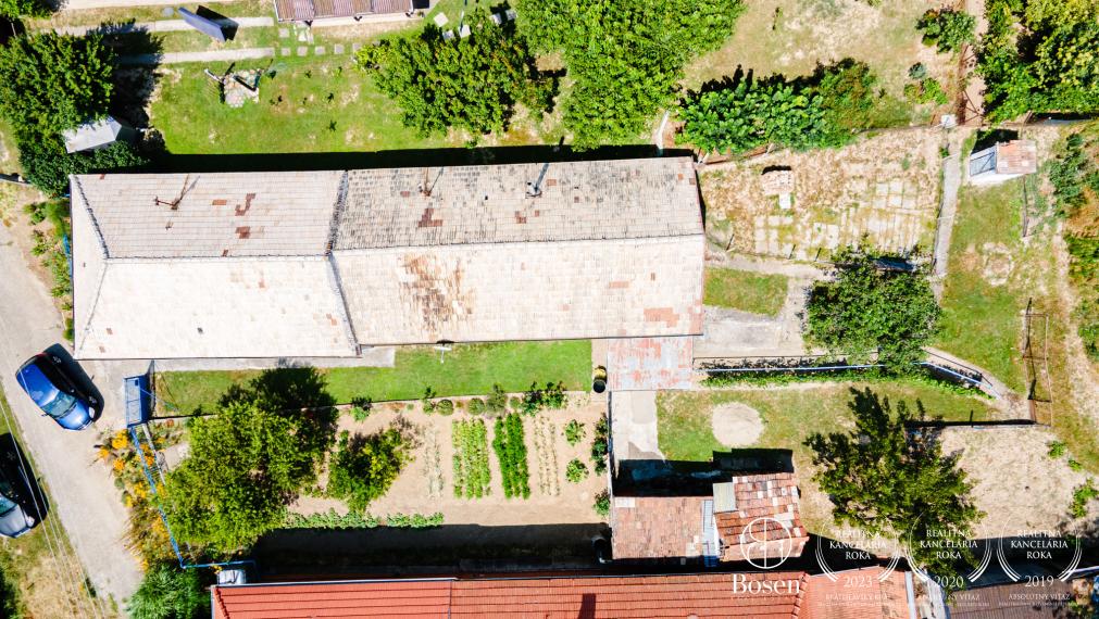 PREDANÉ BOSEN |100 ročný gazdov. dom v obci Radava