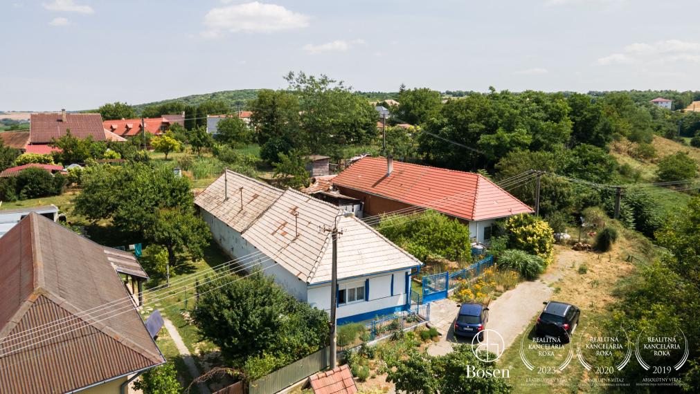 PREDANÉ BOSEN |100 ročný gazdov. dom v obci Radava
