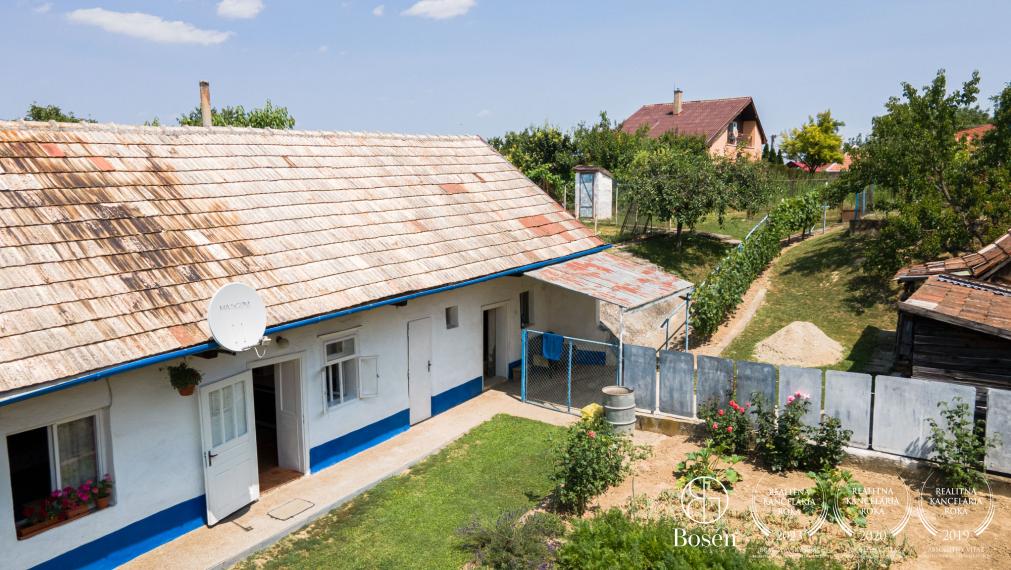 PREDANÉ BOSEN |100 ročný gazdov. dom v obci Radava