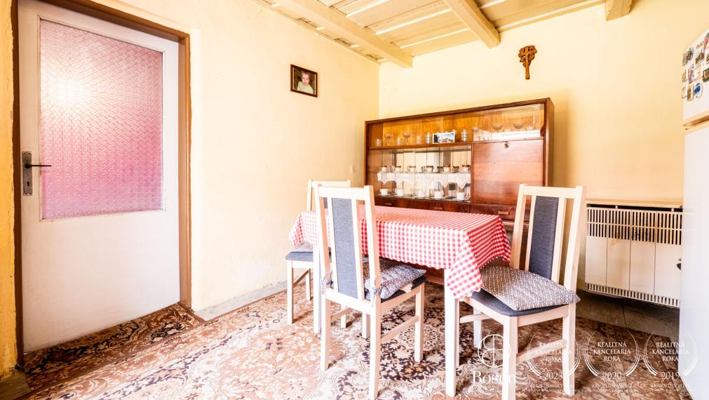 PREDANÉ BOSEN |100 ročný gazdov. dom v obci Radava