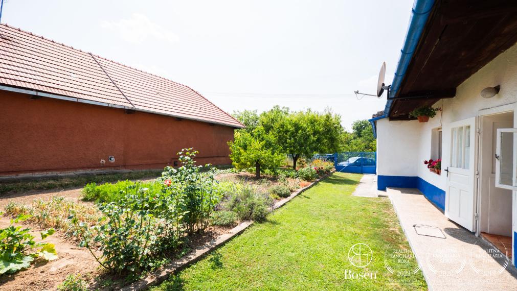 PREDANÉ BOSEN |100 ročný gazdov. dom v obci Radava