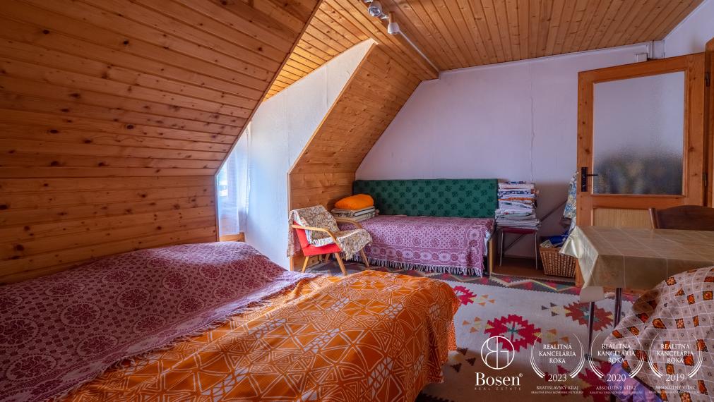 BOSEN | Starší 3 izbový rodinný dom, 100 m2, Donovaly, časť Hanesy