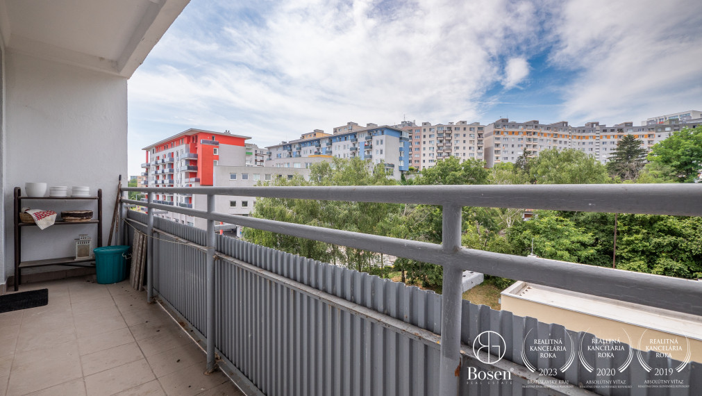 BOSEN | Prenájom 3 izbový byt s balkónom, Karlová Ves - Karloveská ulica
