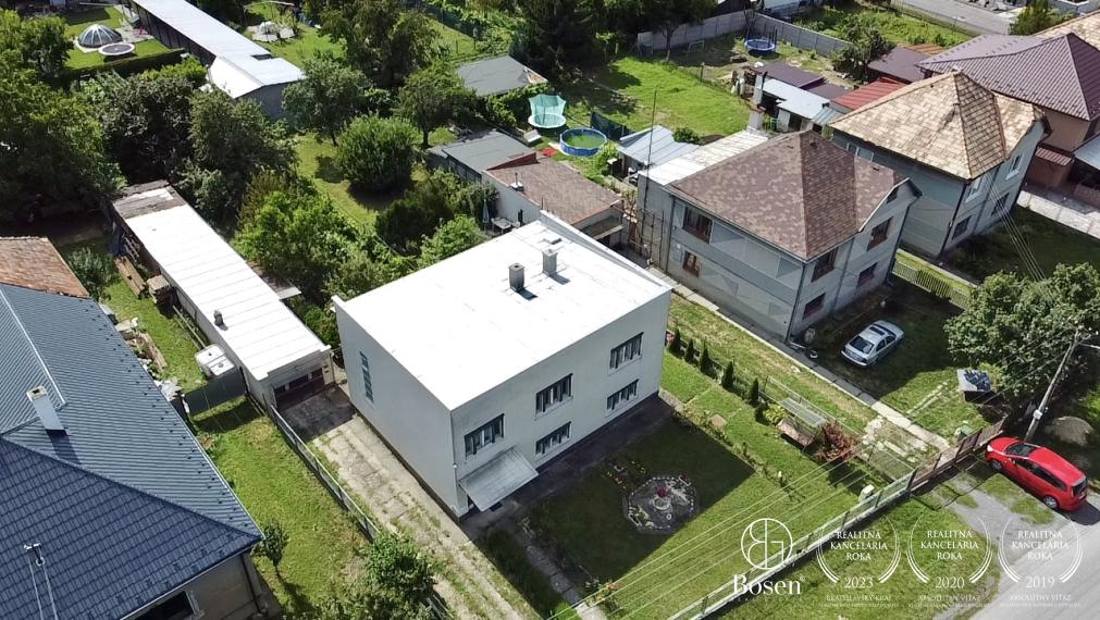 BOSEN | Rezervované, Priestranný rodinný dom s garážou, záhradou v meste Fiľakovo.