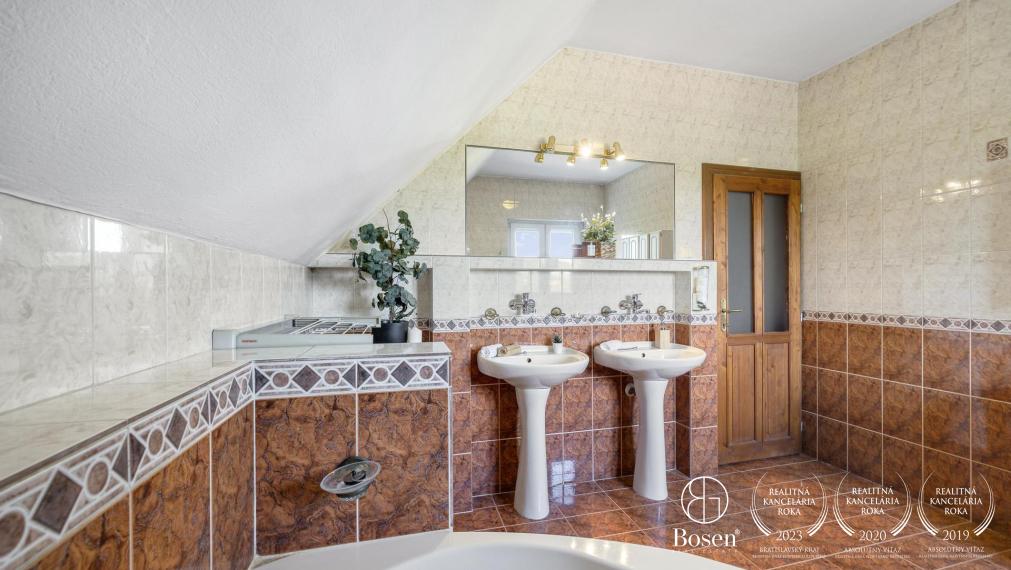 BOSEN | PREDANÉ 5 izb. RD s veľkou záhradou v Miloslavove