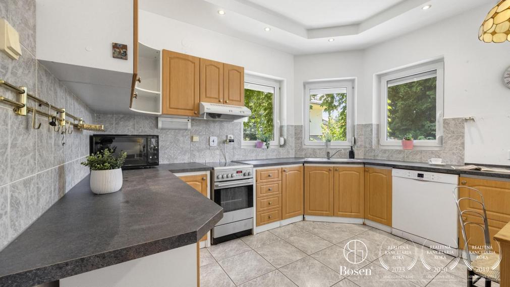 BOSEN | PREDANÉ 5 izb. RD s veľkou záhradou v Miloslavove