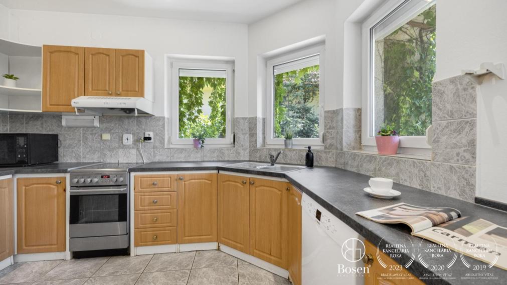 BOSEN | PREDANÉ 5 izb. RD s veľkou záhradou v Miloslavove